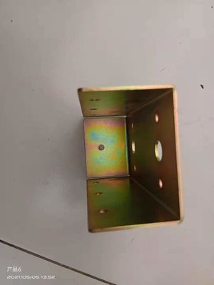 コンペティティブで木材コネクタのための金属構造物ブレーキット