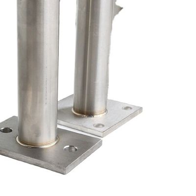 0.4-3mm 厚さ アルミ オーダーメイド 粉末で覆われた鋼鉄のフェンスポストベースブレーキット