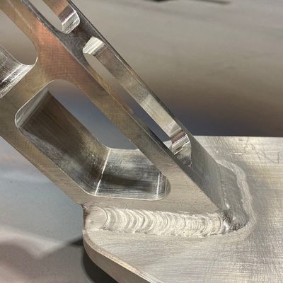 送料前のQC制御 硬化金属のための金属部品