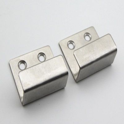 棚のための磨き鋼強化Uブレーキット オーダーメイドスタンプリング ハードウェア 切断プロセス