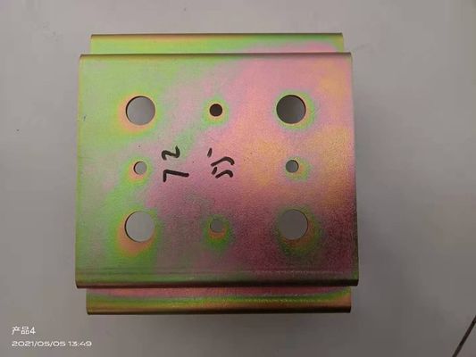 磨きプロセス 塗装された金属板 白色仕上げのための金属スタンプリング部品