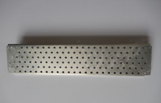 溶接プロセス 穴付き スタンプ アルミシート ナンフェンでの小規模注文は受け入れられます