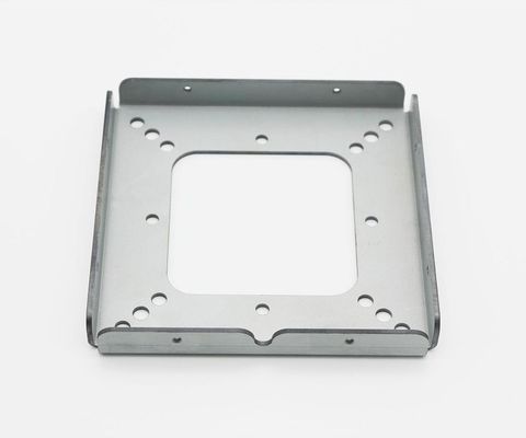 磨きプロセス 耐久的でスタイリッシュな家具のためのカスタマイズされた金属テーブル脚